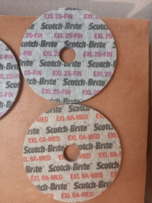 Круг скотч-брайт ф125х6х22,2мм. 2s-fin