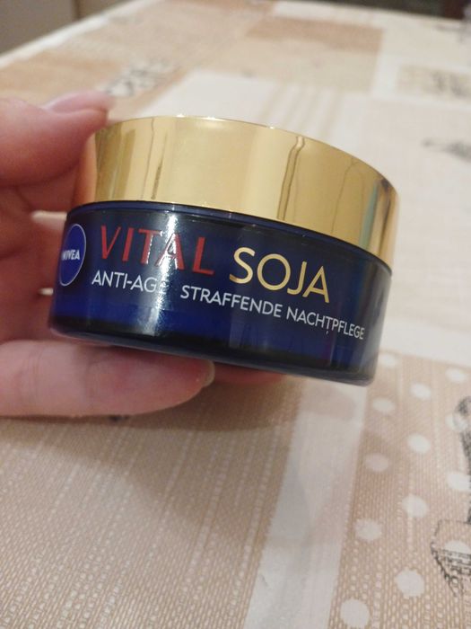 Новий! Нічний крем NIVEA Soja Anti-Age
