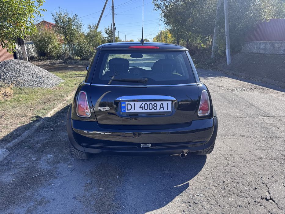 Mini Cooper.        .