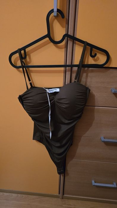 3 bodys castanho, branco, bordo