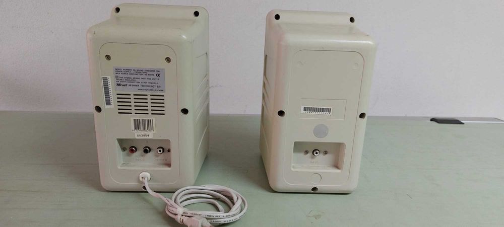 Colunas de Som "TRUST"