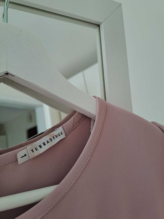 Elegancka sukienka pudrowy róż S Terrastylle