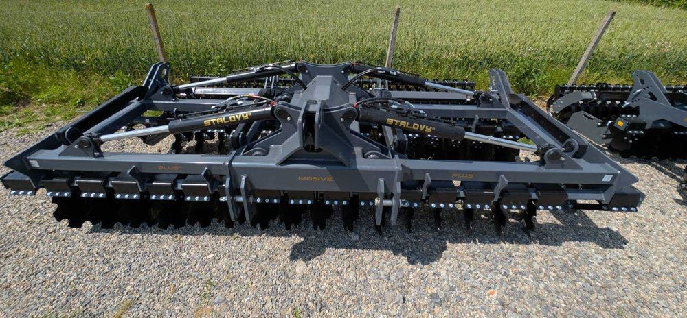 Hydrauliczna brona talerzowa hydraulicznie składana talerzówka