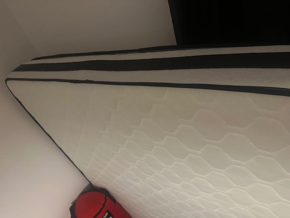 Vendo Colchão Praticamente Novo