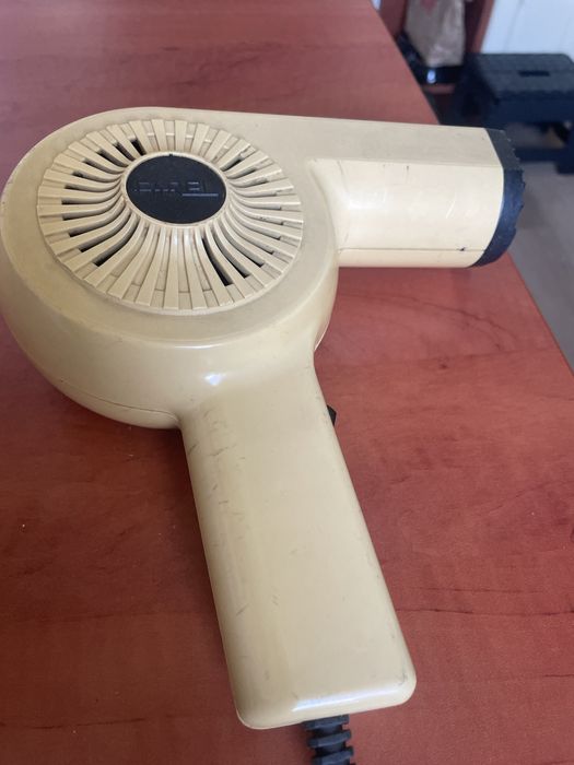 Suszarka do włosów Farel