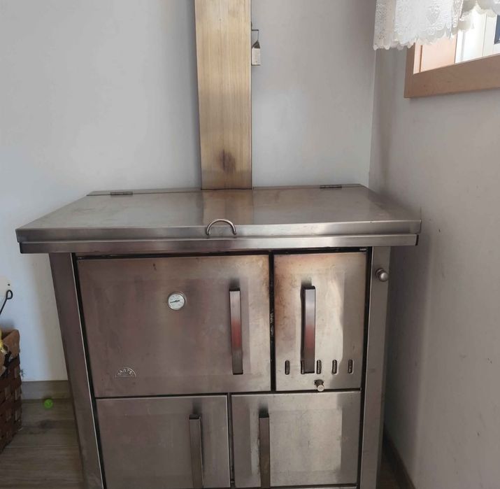 Forno a lenha com arrumação