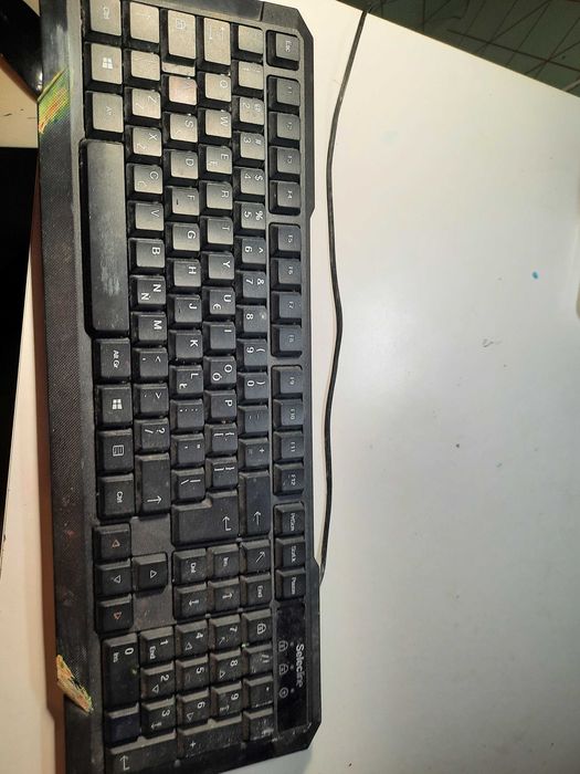 Komputer stacjonarny i monitor