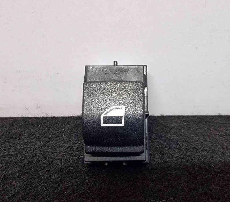 Comando / Botão / Interruptor Vidros Frente Direito 9208107-02 - BMW 1