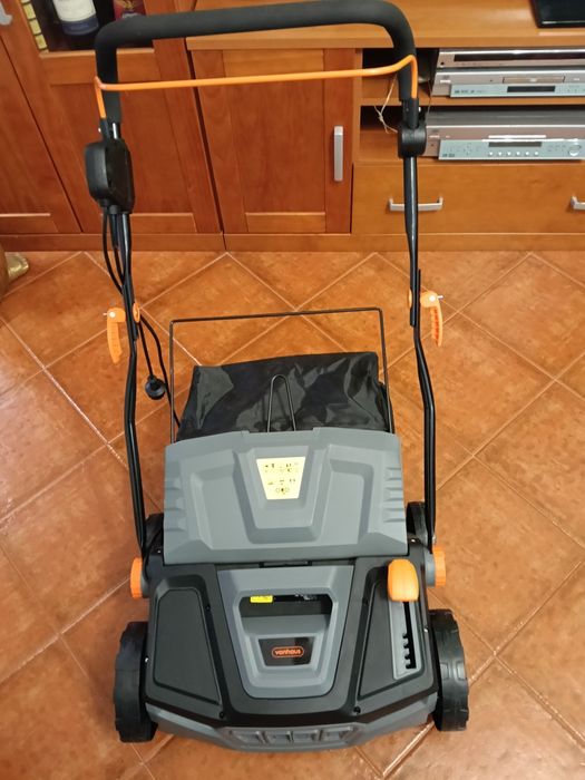 Escova elétrica para relva artificial