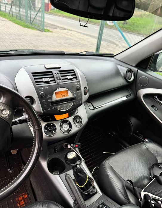 Автомобіль Toyota RAV4