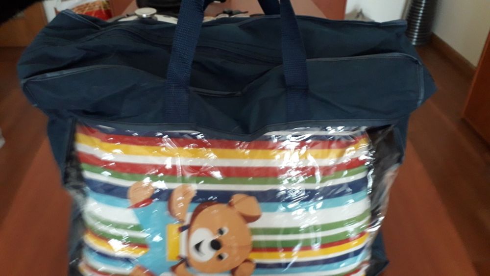 Conjunto novo de capa de edredão, lençóis, fronhas e almofada