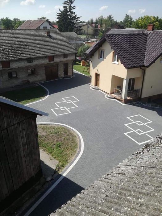 Układanie kostki brukowej Montaż ogrodzeń Minikoparka z wiertnica