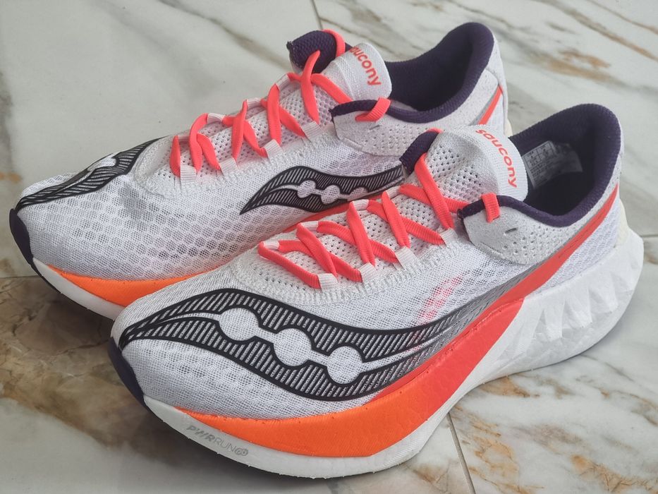 Оригінал 100% бігові кросівки Saucony Endorphin pro 4  EUR  42.5
