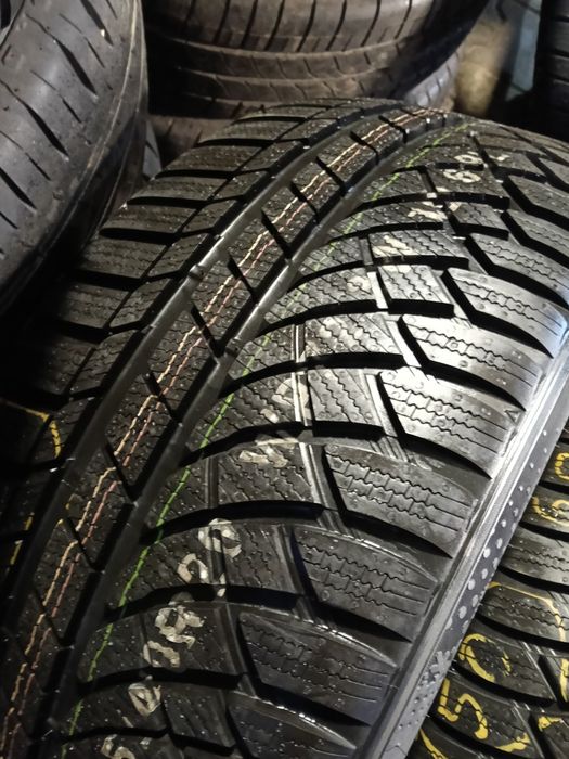Nowe opony zimowe 265/40/20 Kumho 2 sztuki 24r
