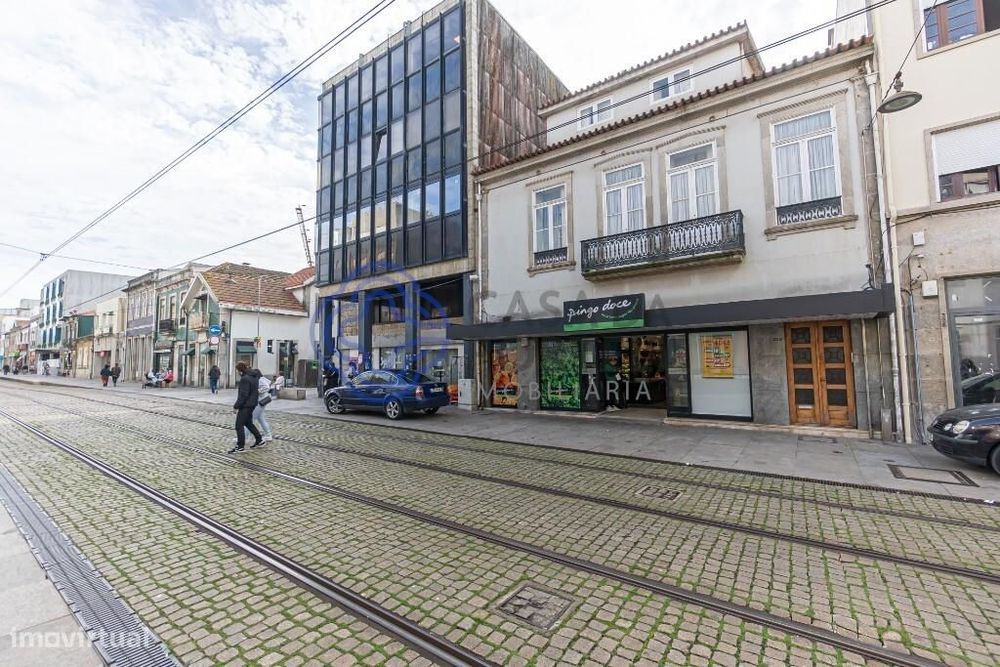 Prédio em Matosinhos com Pingo Doce no Rés do Chão