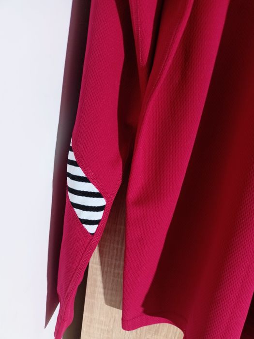 Koszulka męska sportowa Helly Hansen.
Rozmiar XL.
Bluzka treningowa z