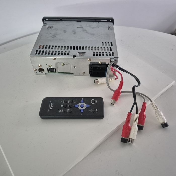 Radio Clarion dxz558rmp + pilot