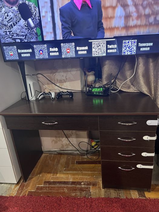 Продам письмовий стол