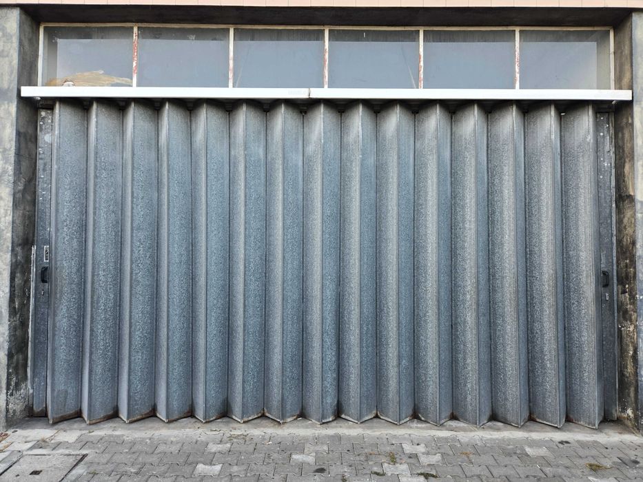 Arrendo armazém polivalente