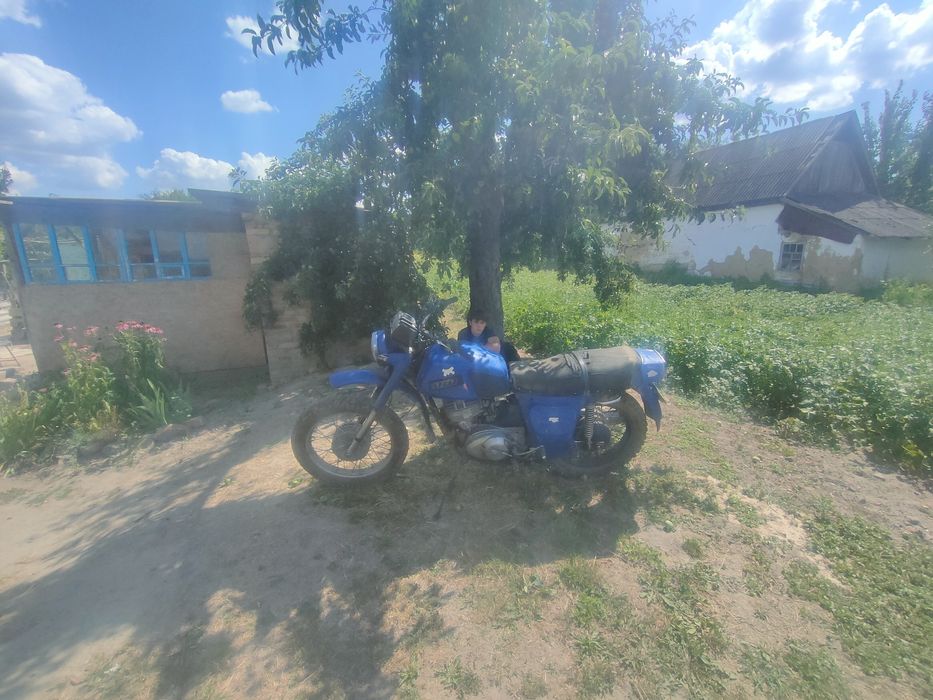 Продам мотоцикл іж планета 5  + китайський  скутер