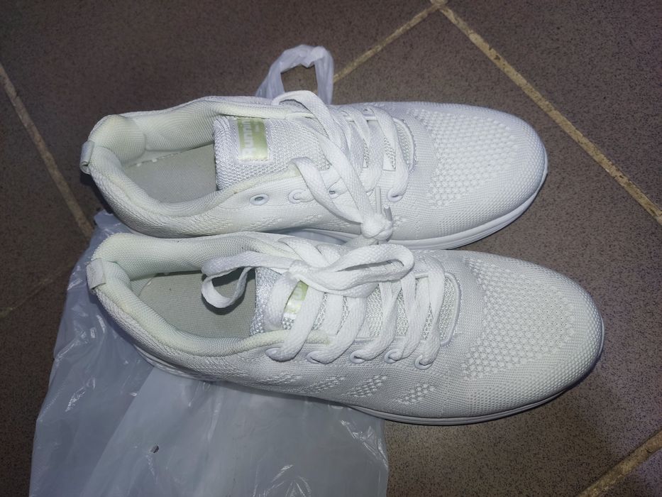 Białe adidasy r 39 nowe