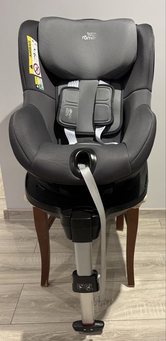 Fotelik obrotowy z baza- Britax Romer Dualfix M i Size Midnight grey