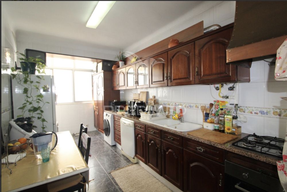 T1 r/chão adaptado a T2 com quintal – Alcochete