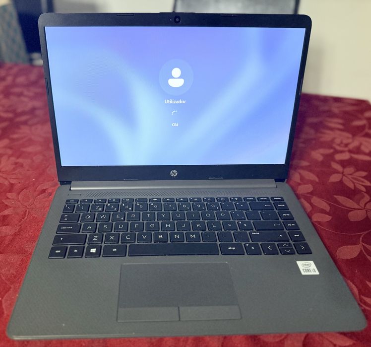 Portatil HP 240 G8