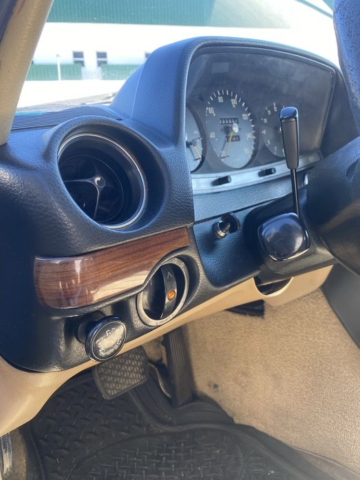 Mercedes-Benz W123 240D | caixa automática