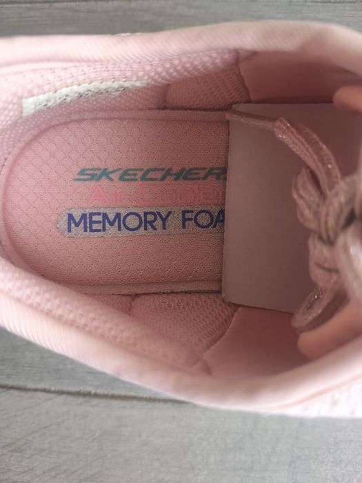 Tênis skechers originais para mulher novos