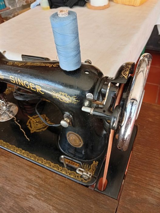 Máquina de costura Singer antiga