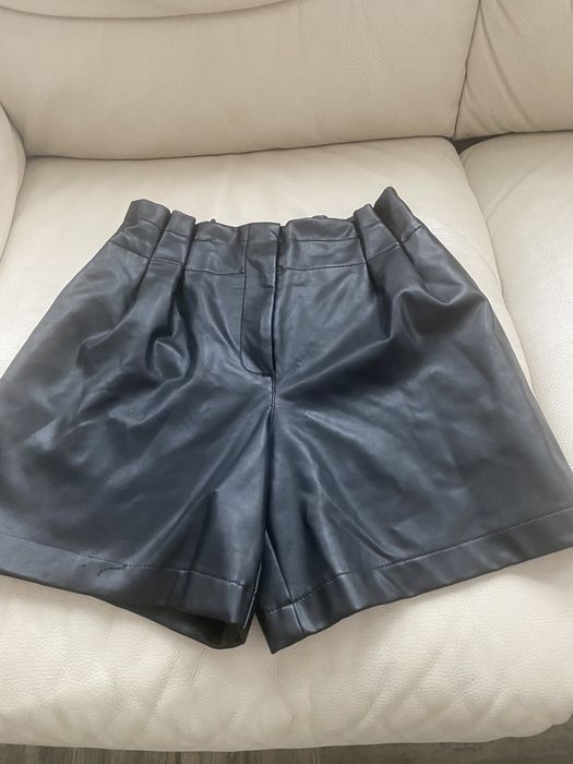 Шорти Zara еко шкіра 140р