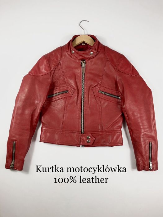 Czerwona damska skórzana kurtka motocyklówka z długim rękawem