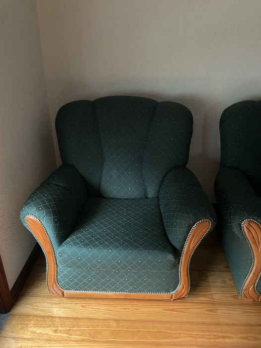 Sofá - cama mais dois cadeirões