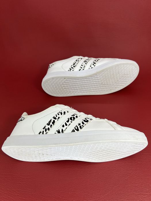 Кросівки жіночі 36.5р. Adidas Courtpoint X (арт. FW8415)
