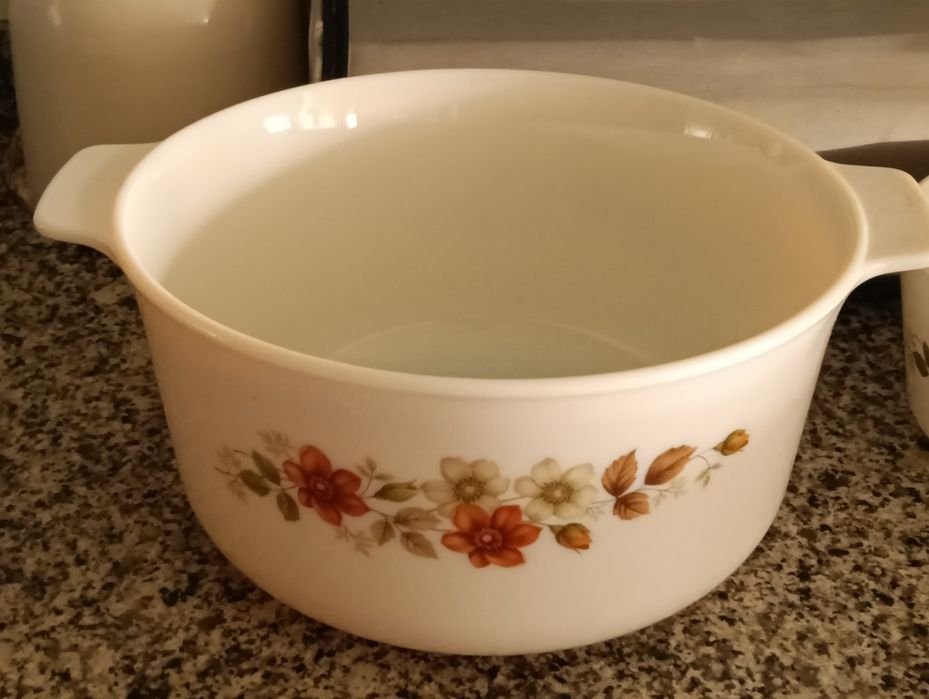 Caçarolas vintage francesas, gênero pirex