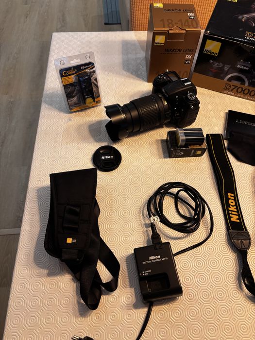 Câmera DSLR Nikon D7000 em excelente estado