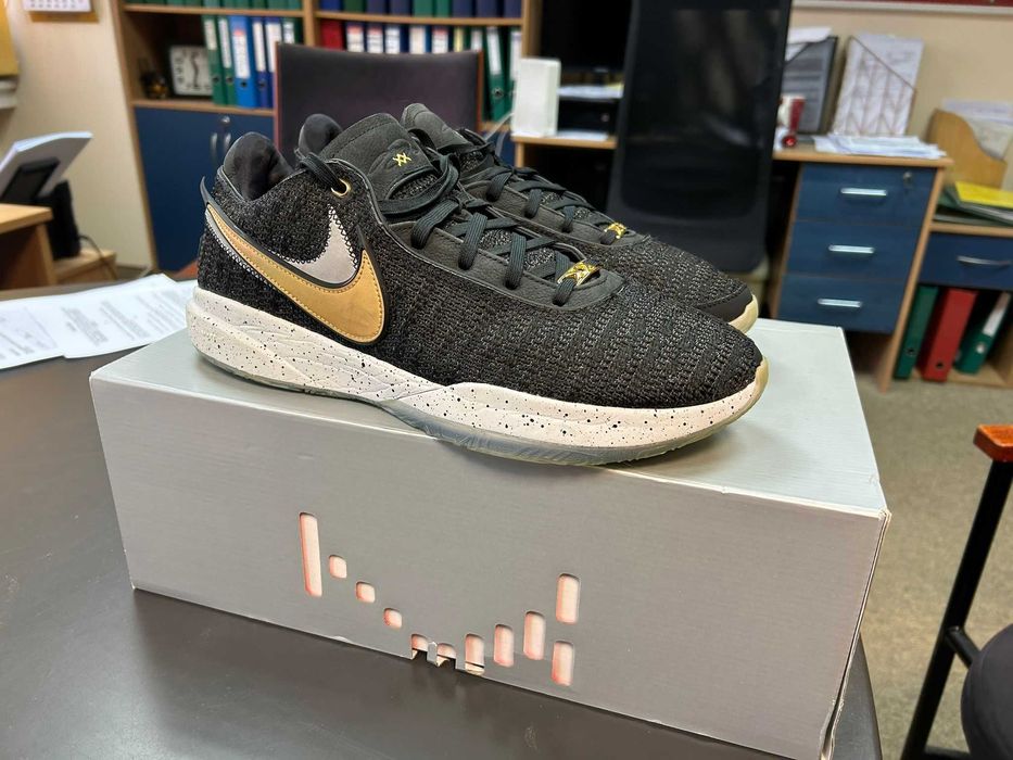 Nike LeBron 20 "Black Metallic Gold"