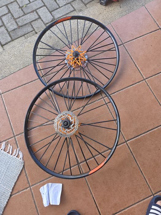 Vendo várias peças de bicicleta