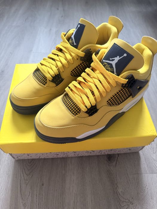 Jordan 4 lightning