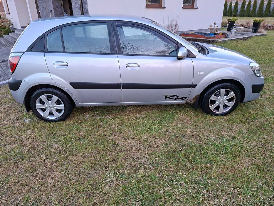 Kia RIO II Hatchback 2006  97KM