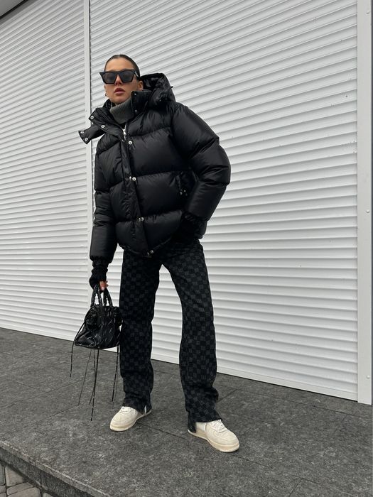 Пуховик чорний новий