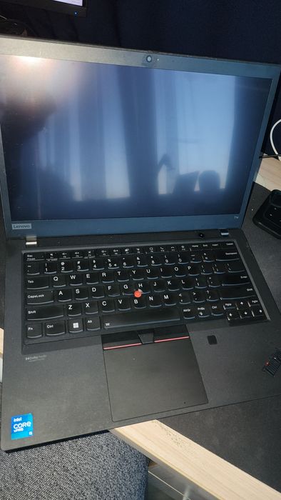 Szybki Laptop LENOVO T14 Gen 2 ,i5 11-Gen / 16GB RAM / SSD / Win 10 PRO