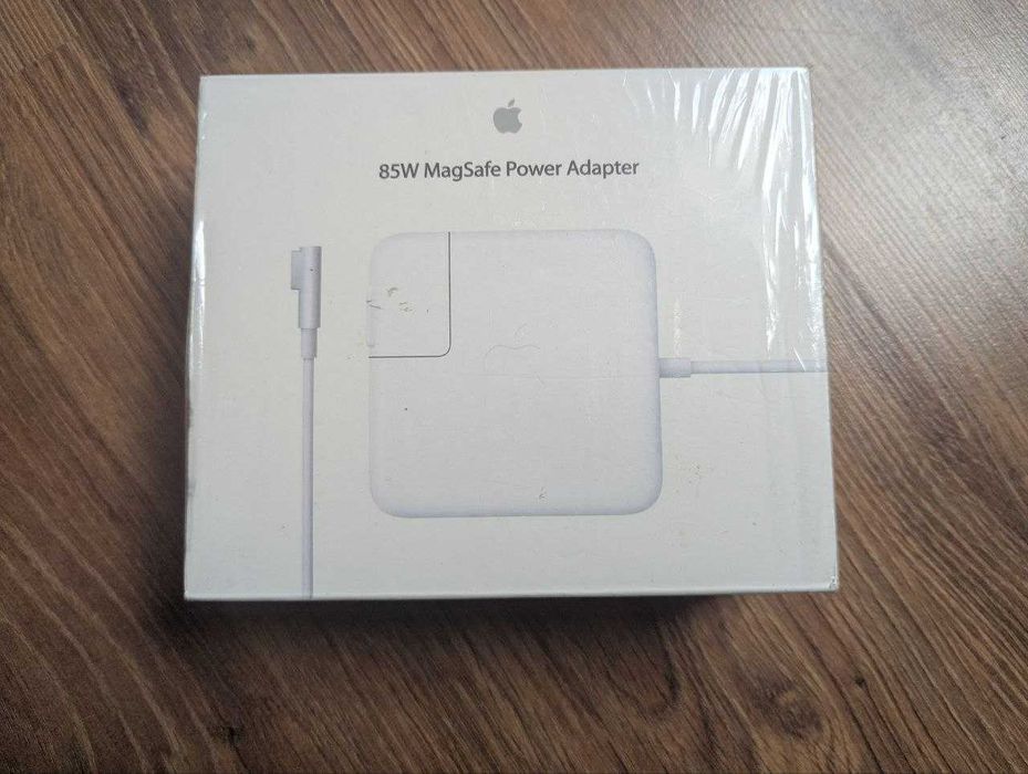 Apple 85W MagSafe power adapter