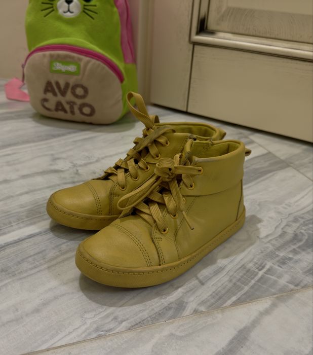 Продам чобітки Clarks