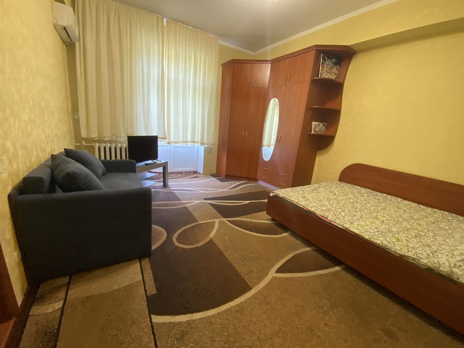 Однокімнатна квартира, центр, подобово