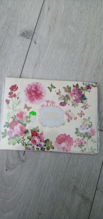 Zestaw karteczek samoprzylepnych w kwiaty 200 sztuk