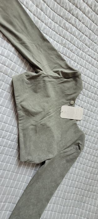 Satinva Goddess Longsleeve– Smoke Green S 
Biustonosze sportowe
