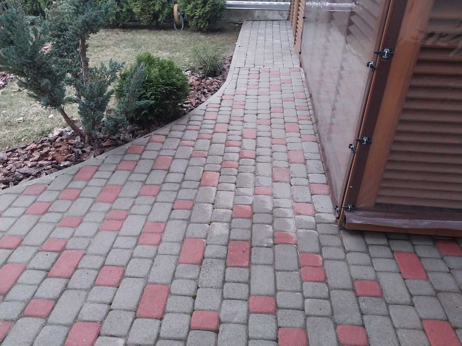 Чистка бруківки, мийка бруківки, миття бруківки, керхер, бруківка, мийка тротуарної плитки