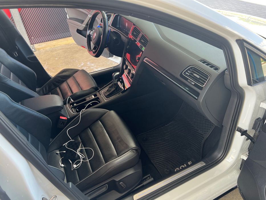 Volkswagen Golf R